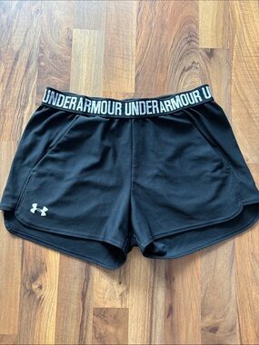Under Armour Women’s Black Performance Shorts Size M